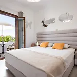 Panos Luxury Apartment *