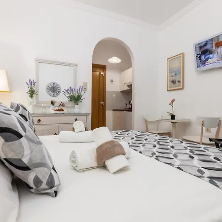 Panos Luxury Apartman *