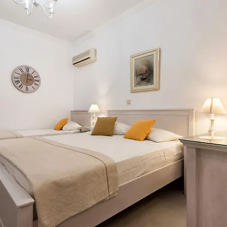 Panos Luxury דירה *