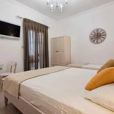 Panos Luxury דירה *