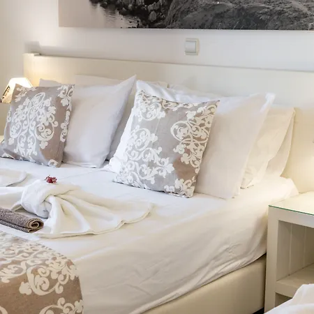 Panos Luxury Apartman *