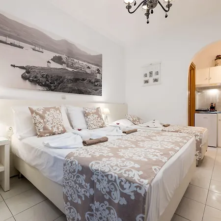 Panos Luxury * פארוס